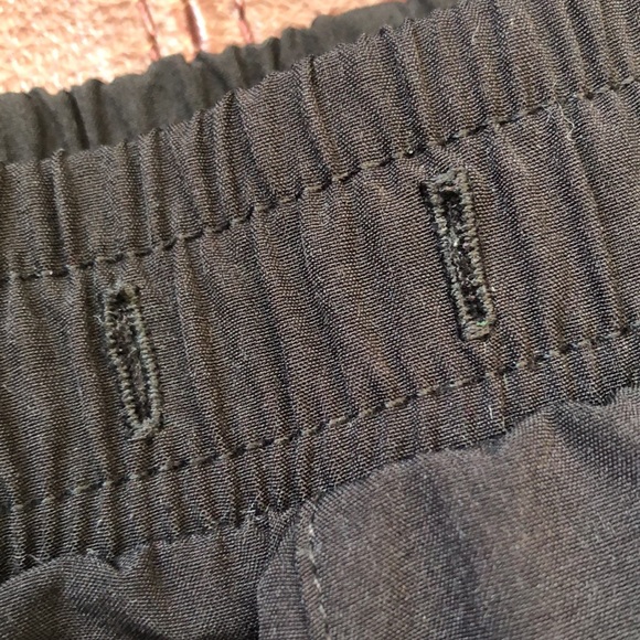 Black & Pink Victory Short - Picture 5 of 6